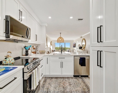 7420 S Ocean Drive - Photo Thumbnail 6