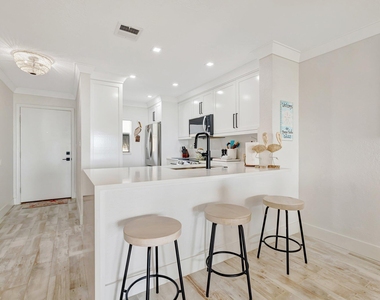 7420 S Ocean Drive - Photo Thumbnail 4