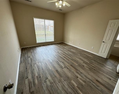 3164 Guadaloupe - Photo Thumbnail 10
