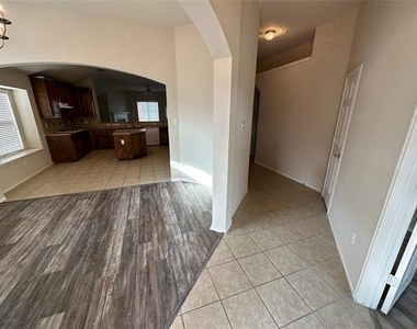 3164 Guadaloupe - Photo Thumbnail 2