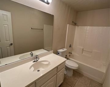 3164 Guadaloupe - Photo Thumbnail 14