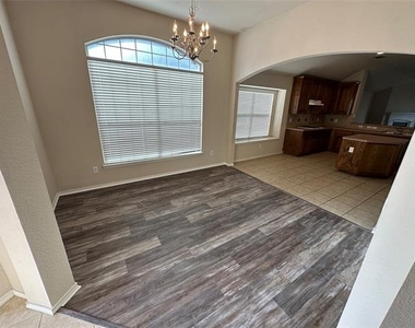 3164 Guadaloupe - Photo Thumbnail 3