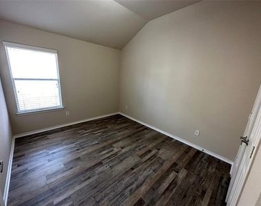 3164 Guadaloupe - Photo Thumbnail 16
