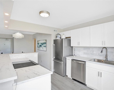 5200 N Ocean Boulevard - Photo Thumbnail 14