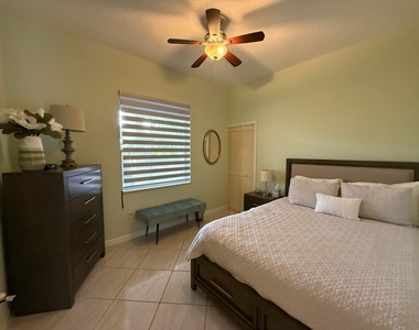 7472 La Paz Boulevard - Photo Thumbnail 12