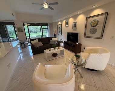 7472 La Paz Boulevard - Photo Thumbnail 8