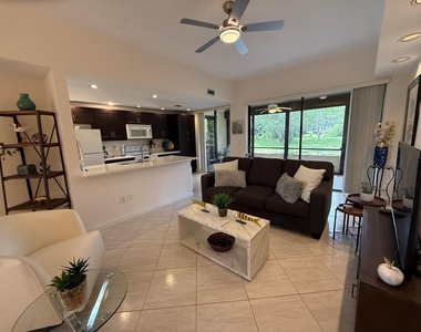 7472 La Paz Boulevard - Photo Thumbnail 2