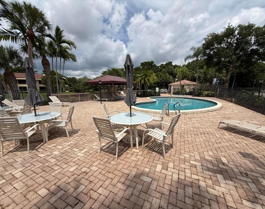 7472 La Paz Boulevard - Photo Thumbnail 17