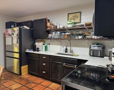 3803 Heather Drive W - Photo Thumbnail 5