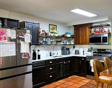 3803 Heather Drive W - Photo Thumbnail 7