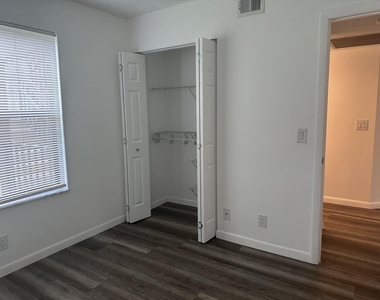 21915 Lake Forest Circle - Photo Thumbnail 8