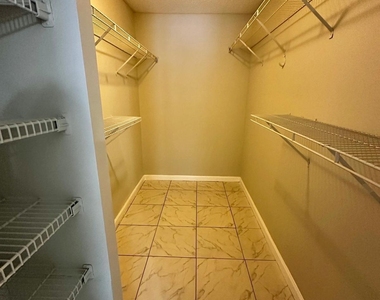4158 Inverrary Drive - Photo Thumbnail 15