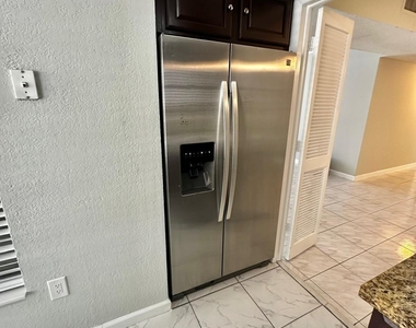 4158 Inverrary Drive - Photo Thumbnail 5
