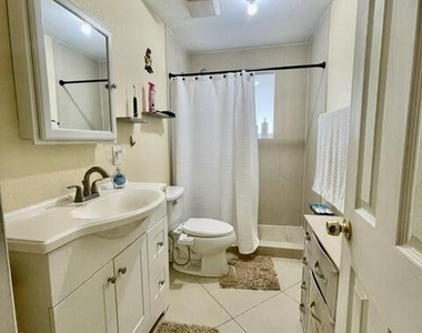 5216 Ne 20th Avenue - Photo Thumbnail 6