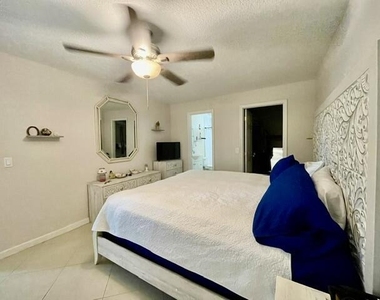 5216 Ne 20th Avenue - Photo Thumbnail 5