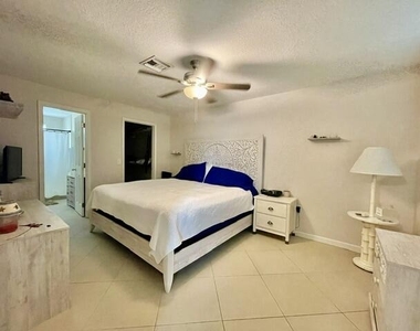 5216 Ne 20th Avenue - Photo Thumbnail 4