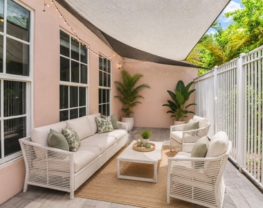 770 E Camino Real - Photo Thumbnail 8