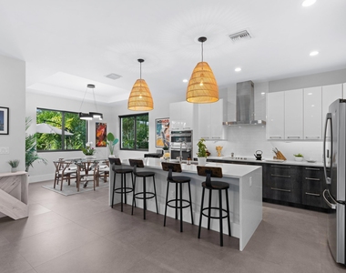 238 Se 4th Avenue - Photo Thumbnail 9