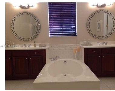 19080 Sw 24th Street - Photo Thumbnail 7