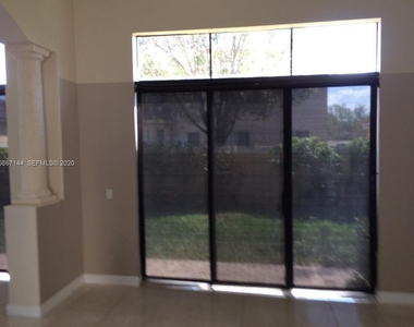 19080 Sw 24th Street - Photo Thumbnail 8