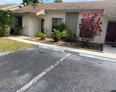 3090 S Oakland Forest Drive - Photo Thumbnail 9