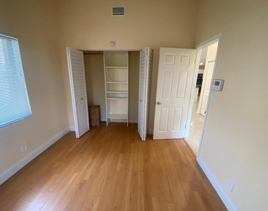 3090 S Oakland Forest Drive - Photo Thumbnail 10