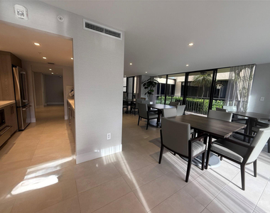 859 Jeffery Street - Photo Thumbnail 39