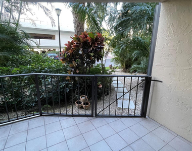859 Jeffery Street - Photo Thumbnail 31
