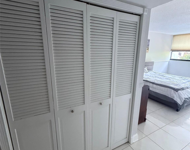 859 Jeffery Street - Photo Thumbnail 19