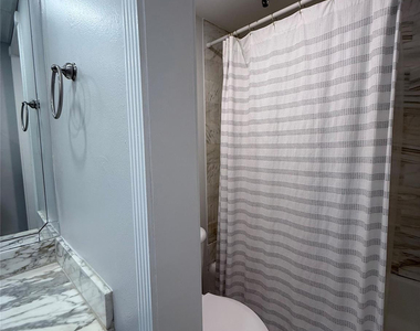 859 Jeffery Street - Photo Thumbnail 29