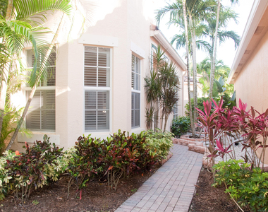 7684 Hummingbird Court - Photo Thumbnail 13