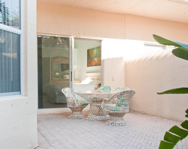 7684 Hummingbird Court - Photo Thumbnail 15