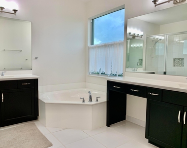 9754 Celtic Sea Lane - Photo Thumbnail 34