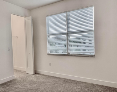 9754 Celtic Sea Lane - Photo Thumbnail 44