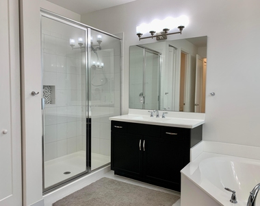 9754 Celtic Sea Lane - Photo Thumbnail 35