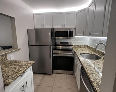 31 Westbury B Circle - Photo Thumbnail 1