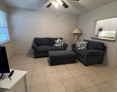 31 Westbury B Circle - Photo Thumbnail 3