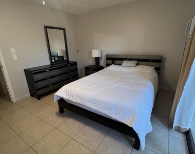 31 Westbury B Circle - Photo Thumbnail 5