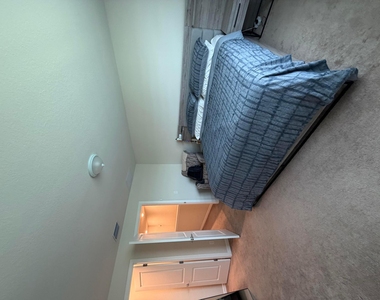 2933 Olivia Avenue - Photo Thumbnail 21