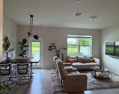 2933 Olivia Avenue - Photo Thumbnail 9