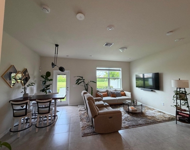2933 Olivia Avenue - Photo Thumbnail 10