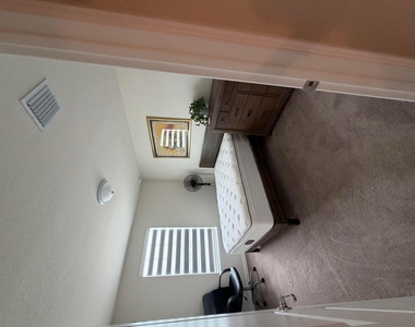2933 Olivia Avenue - Photo Thumbnail 25