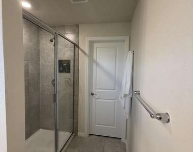 2933 Olivia Avenue - Photo Thumbnail 17
