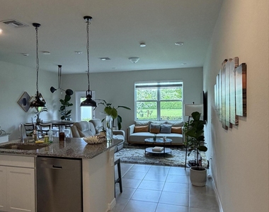 2933 Olivia Avenue - Photo Thumbnail 6