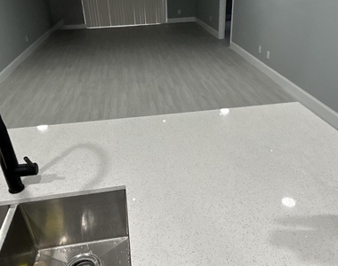 6361 N Falls Cir Drive - Photo Thumbnail 12