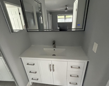6361 N Falls Cir Drive - Photo Thumbnail 9