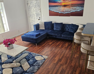 2260 Ne 67th Street - Photo Thumbnail 11