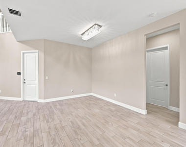 5608 Macoon Way - Photo Thumbnail 24