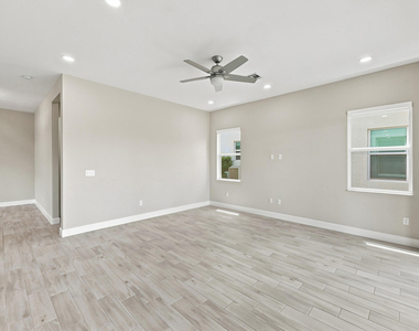 5608 Macoon Way - Photo Thumbnail 32