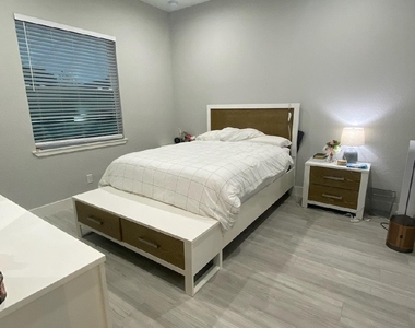 3310 Sw Savona Boulevard - Photo Thumbnail 4